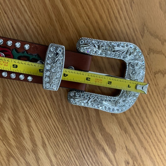 3 D Rhinestone Bob-wire w/ Roses Western belt. Vintage main image 13